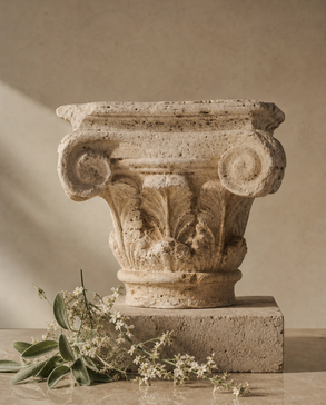 Capitello classico dettaglio architettonico